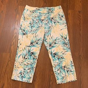 Emaline Woman Sz 18W Capri Palm Tree print